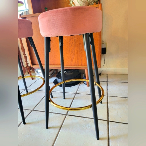 Set of modern barstools 🩷 - Picture 4 of 5